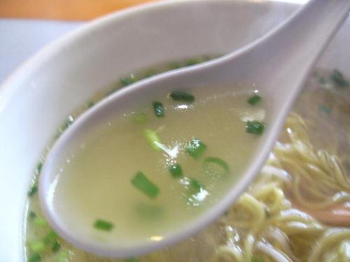 ヌードル&LUNCH 太郎・花子　塩ラーメン　スープ