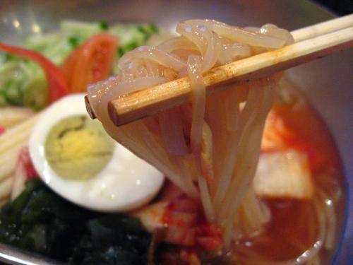 焼肉大門 韓国冷麺　麺アップ
