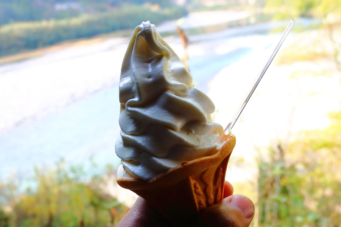 高知アイスの生姜ソフトクリーム