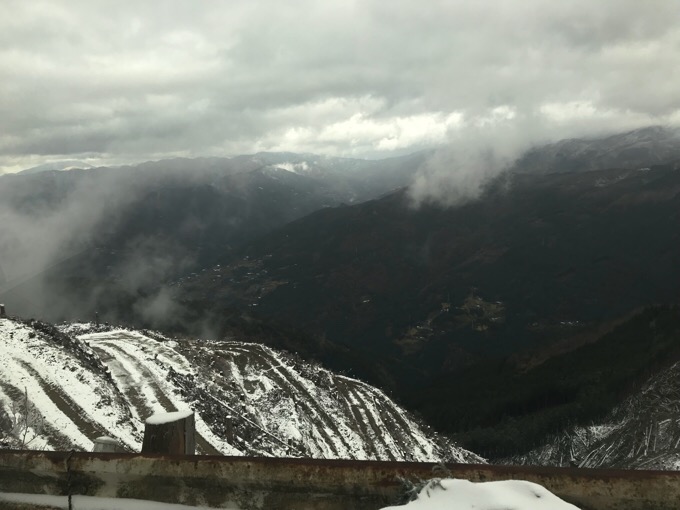 高知・大豊町の梶ヶ森周辺の雪景色