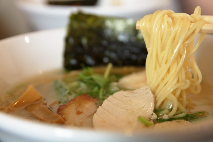 一宮徳谷八丁目どり豚骨醤油ラーメン