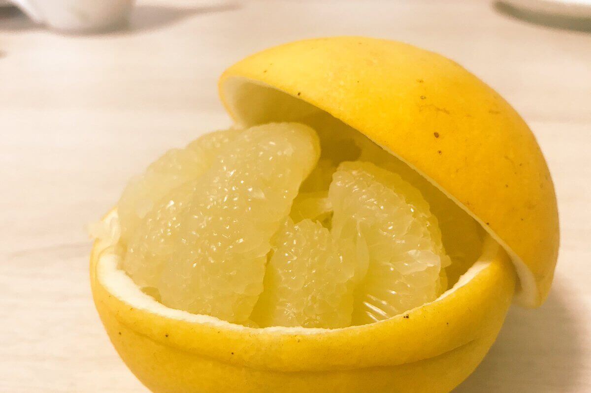 皮をむいた文旦