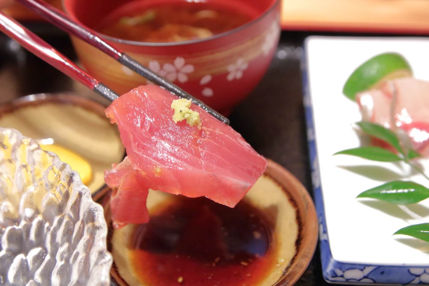 高知市の居酒屋 kataomoi(かたおもい)のランチ 刺身定食
