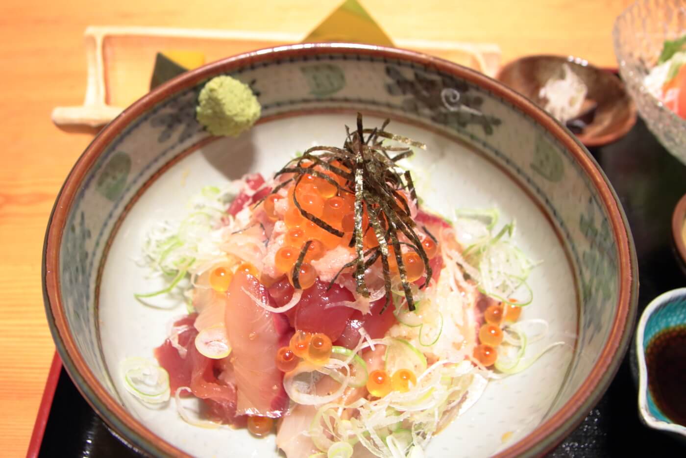 高知市の居酒屋 kataomoi(かたおもい)のランチ 海鮮丼