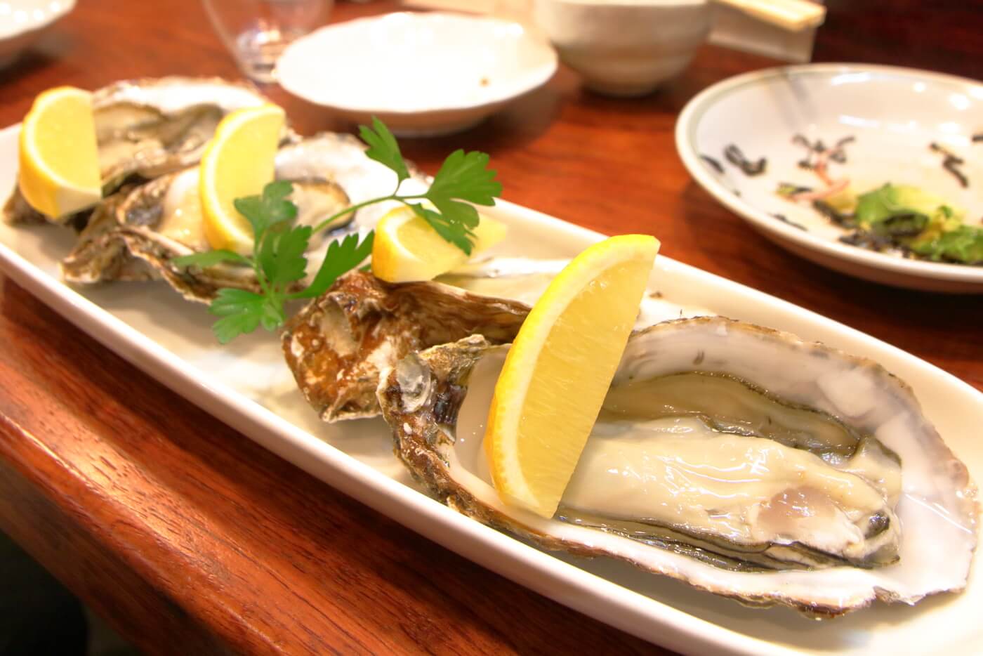 リニューアルオープンした高知市の居酒屋英屋の料理 生牡蠣