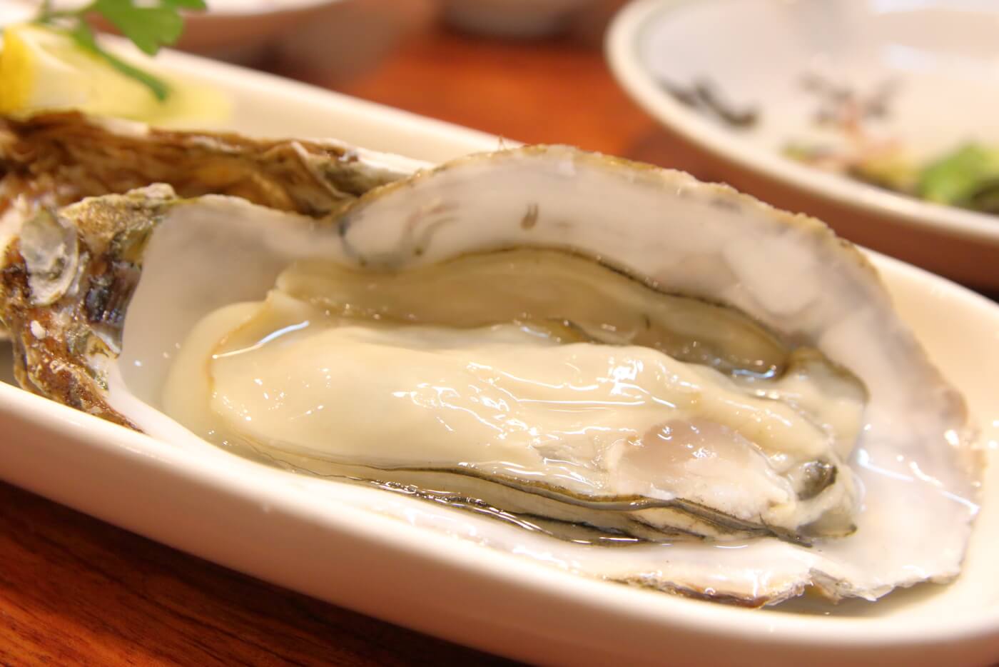 リニューアルオープンした高知市の居酒屋英屋の料理 生牡蠣