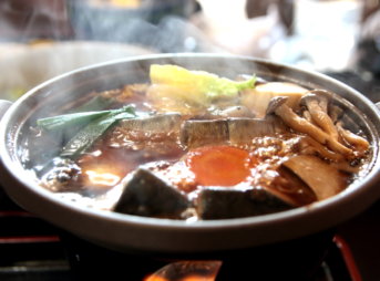 高知室戸市の料亭花月のサバすき(サバのすき焼き)